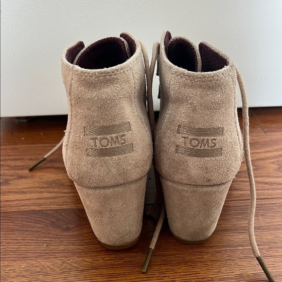 Toms Tan Kala Wedge Genuine Suede Shoes - Picture 3 of 6